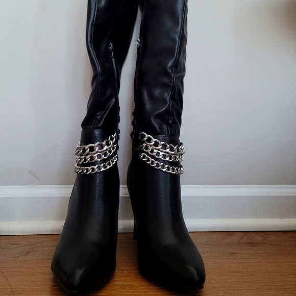 Black Boots - Picture 2 of 7
